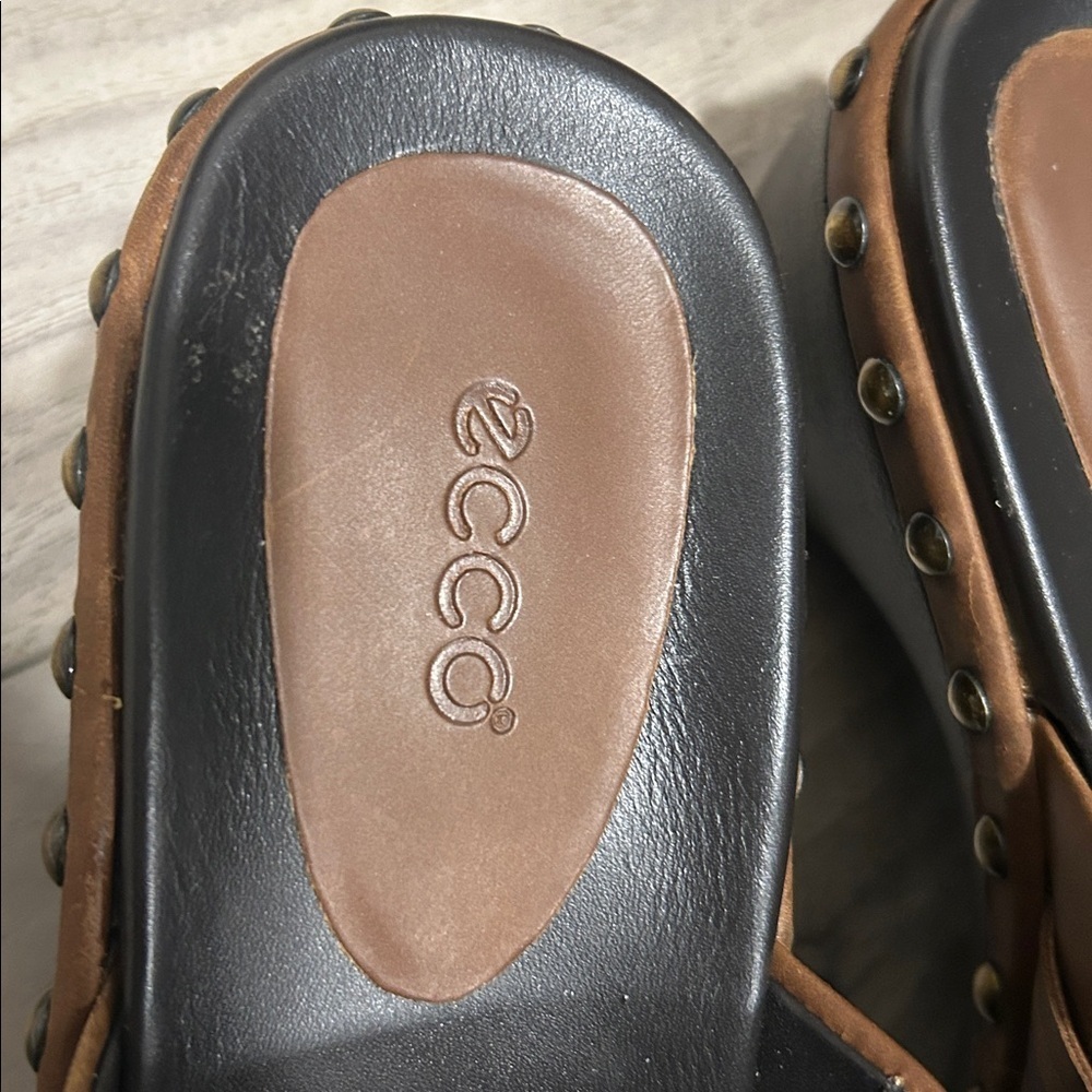 Ecco Leather Studded Slip On Size 6 EU 37 Mules Clogs Chunky Strap Boho Brown - Picture 2 of 8